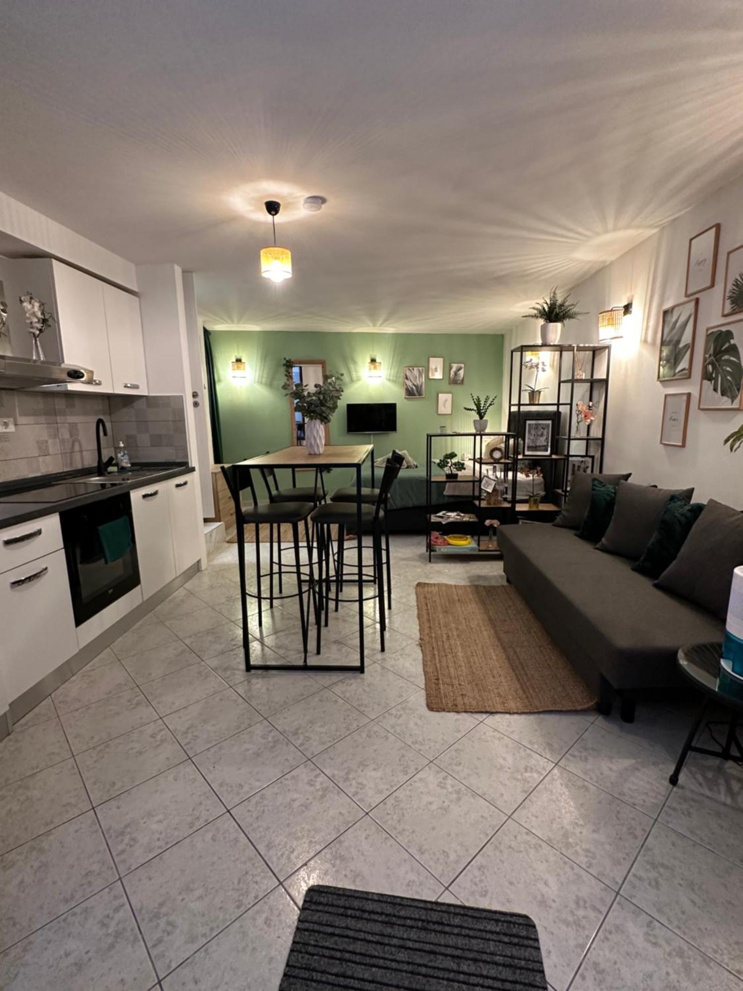 Apartment Avareen Verde Old-Town 150M To The Sea روفينج المظهر الخارجي الصورة